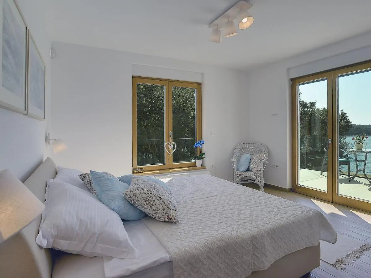 Beautiful Villa By The Sea Pjescana Uvala Croatia