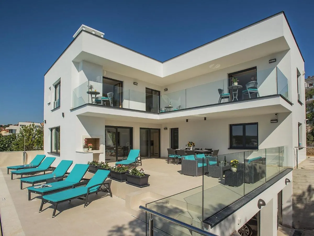 Beautiful Villa By The Sea Pjescana Uvala 0*,  Croatia
