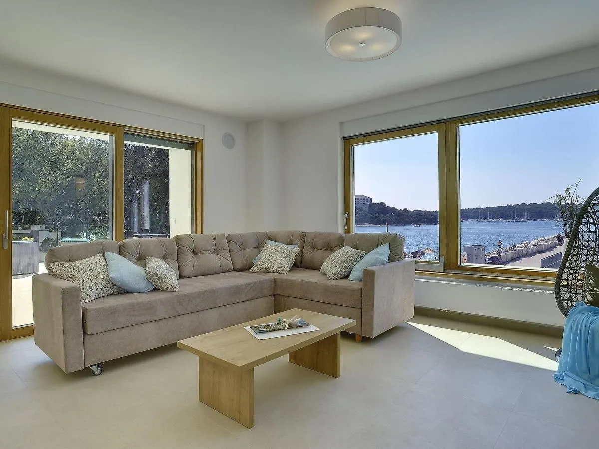 Beautiful Villa By The Sea Pjescana Uvala 0*,  Croatia
